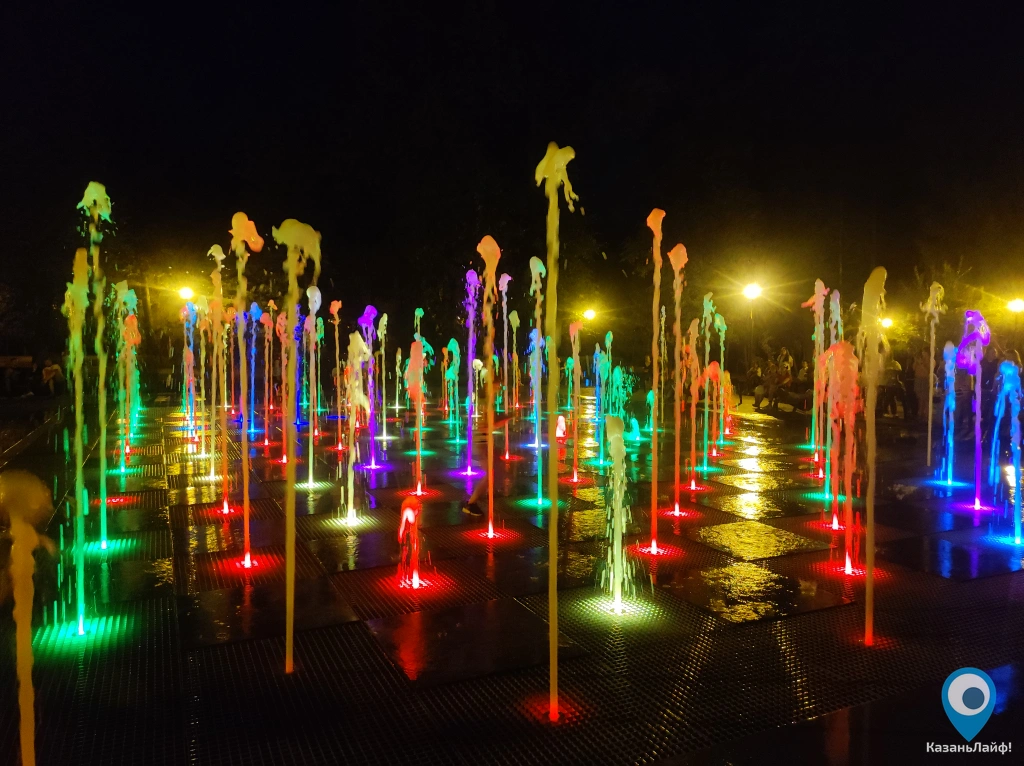 Поющие фонтаны в парке Горького