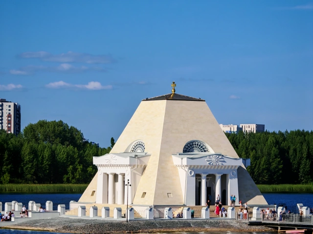 Храм-памятник в честь нерукотворного образа Спасителя