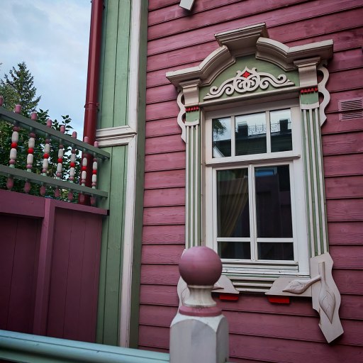 Розовый деревянный дом Сафы Бахтеева на Тукая, 72 0