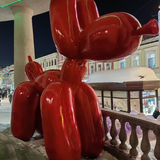 Скульптура Собачка из надувного шара у Дворца впечатлений на Баумана