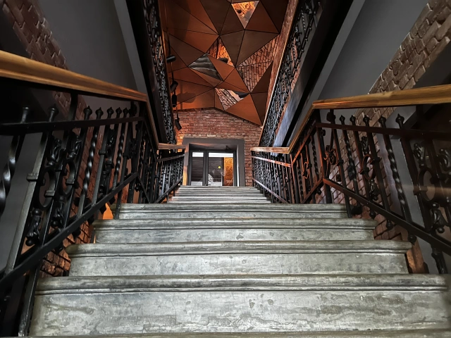 Красивая лестница на Чернышевского, 27а