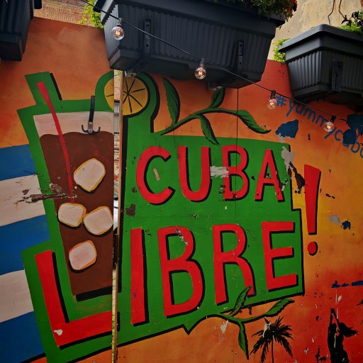 Фотозона в баре Cuba Libre на Баумана 0