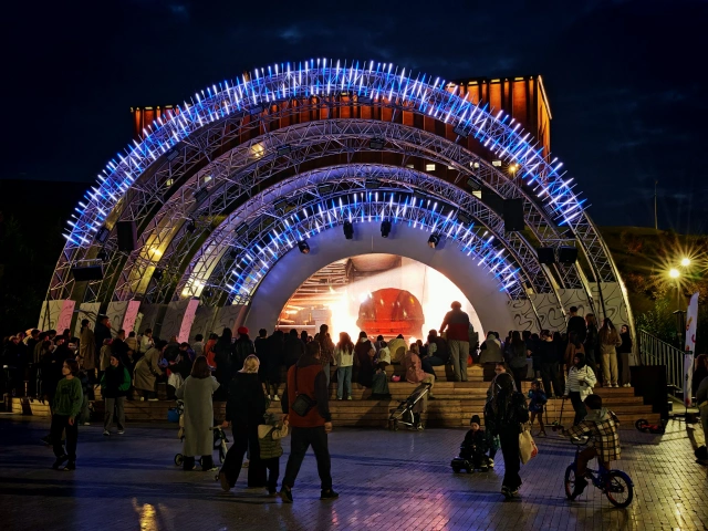 Это семейная стройка