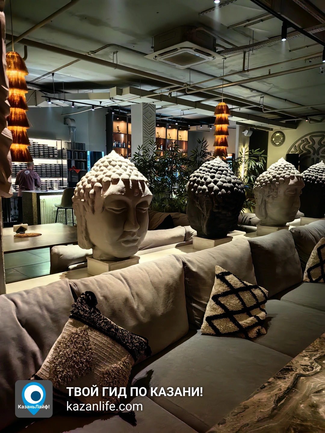 Интерьер в кальянной Buddu Lounge