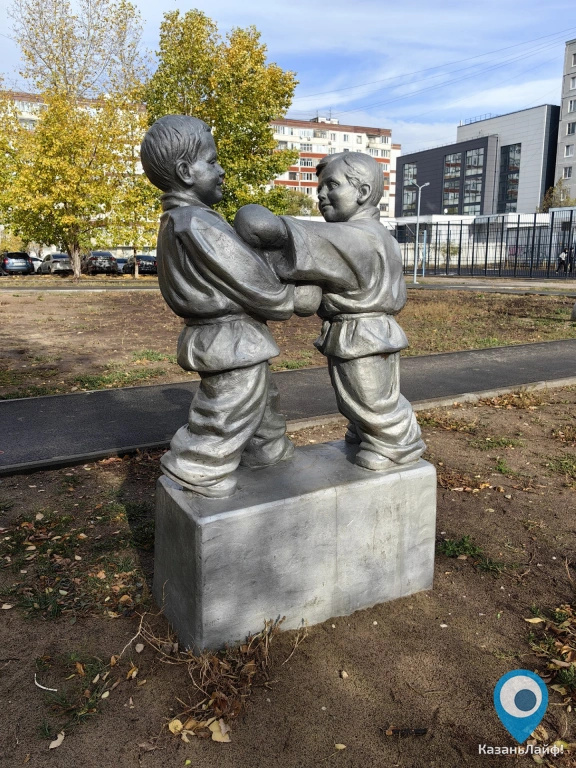 Скульптуры в Уютном дворе на улице Гаврилова, 30