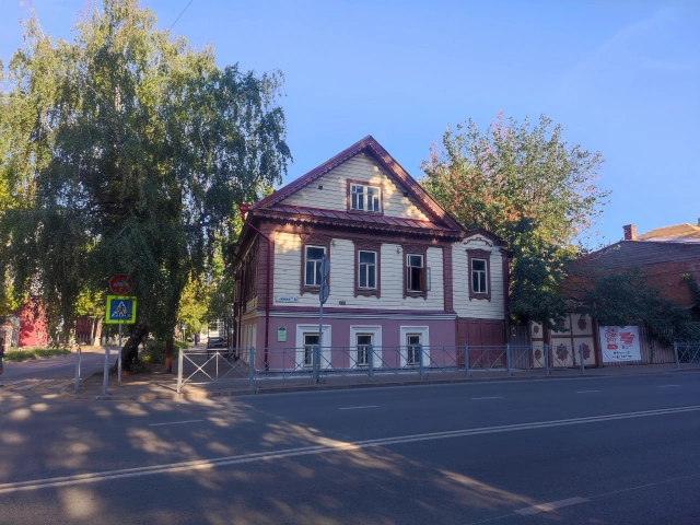 Деревянный дом на улице Волкова