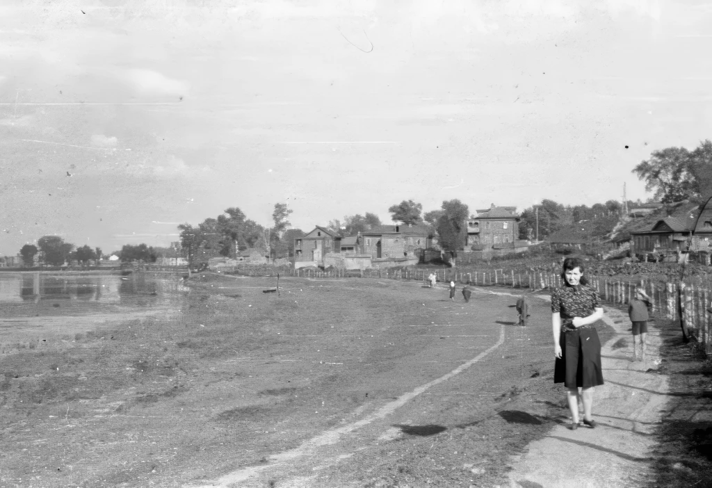 Подлужная и коровий мост через Казанку в конце 1940-х