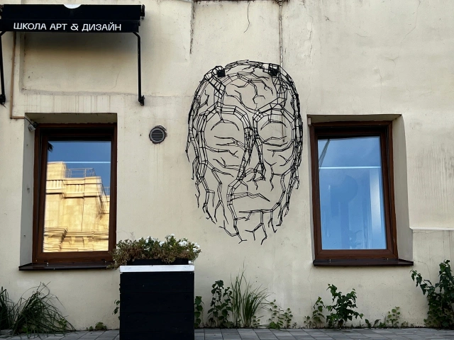 Композиция Лицо на стене Belova Art Gallery