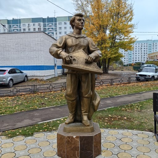 Скульптурная композиция "Четыре музыканта" на Проспекте Ямашева 2