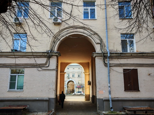 Арка дома на Декабристов, 160