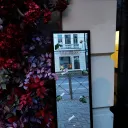 Зеркало "Осень тоже клево" и цветочная декорация на Лобачевского, 10а 1