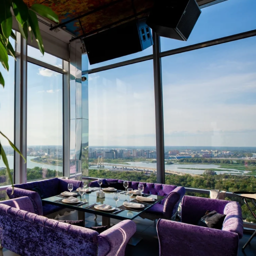 Ресторан Extra Lounge на 25 этаже в Корстон