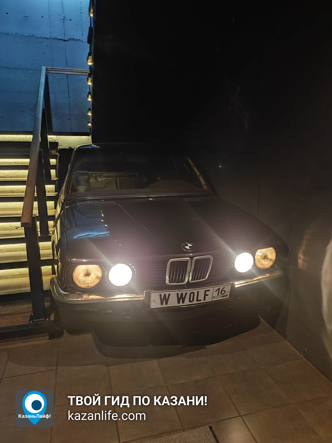 Автомобиль BMW в кальянной White Wolf в ЖК Победа