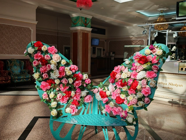 Скамейка Бабочка в Корстон