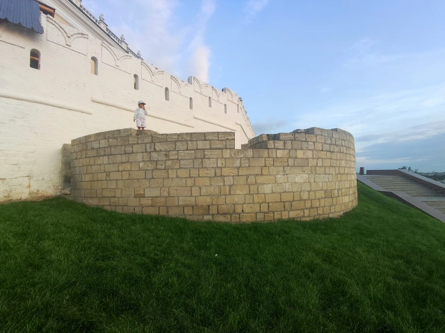 Каменное сооружение возле Северо-западной башни Казанского Кремля