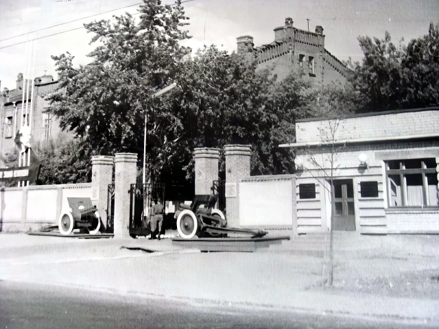 Казанское артиллерийское училище на ул. Ершова в 1970 году