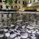 Светящийся водоем с камнями в Казанском Кремле 1